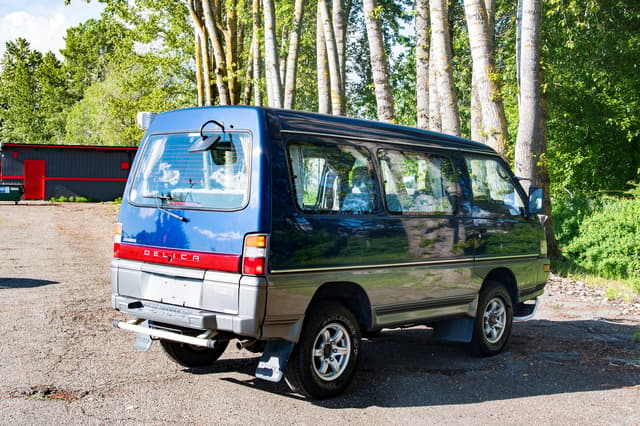 1999 Mitsubishi Delica JDM car for sale — photo 6 of 15