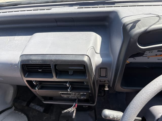 1999 Mitsubishi Minicab JDM car for sale — photo 9 of 25