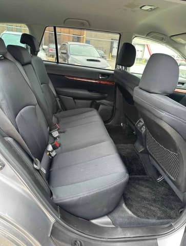 2010 Subaru Legacy JDM car for sale — photo 10 of 11