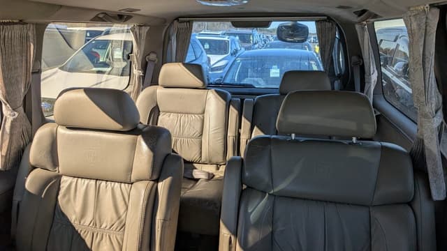 2001 Nissan Elgrand JDM car for sale — photo 5 of 8
