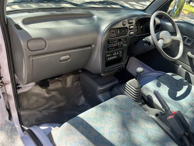 1997 Daihatsu Hijet JDM car for sale — photo 13 of 17
