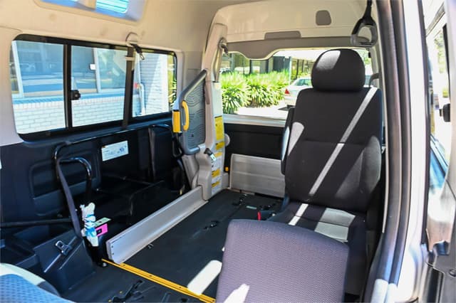 2011 Toyota HiAce JDM car for sale — photo 18 of 22