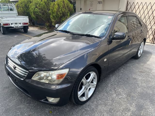 1999 Toyota Altezza JDM car for sale — photo 3 of 17