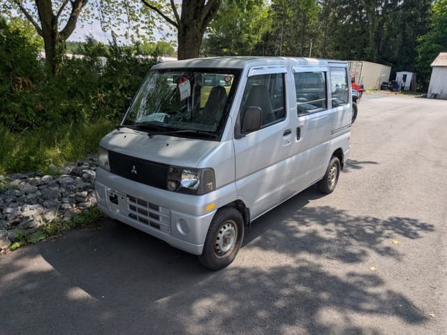 2001 Mitsubishi Minicab JDM car for sale — photo 2 of 23
