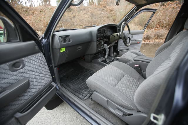 1995 Toyota Hilux JDM car for sale — photo 5 of 25
