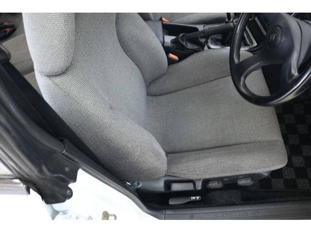 1989 Nissan Skyline JDM car for sale — photo 10 of 17