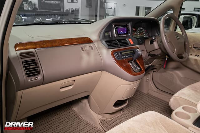 2000 Honda Odyssey JDM car for sale — photo 14 of 25
