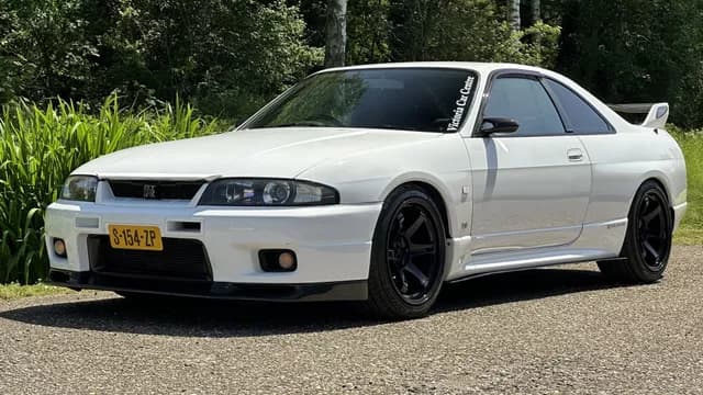 1997 Nissan Skyline JDM car for sale — photo 5 of 25