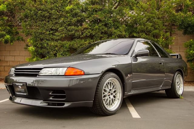 1990 Nissan Skyline JDM car for sale — photo 2 of 25