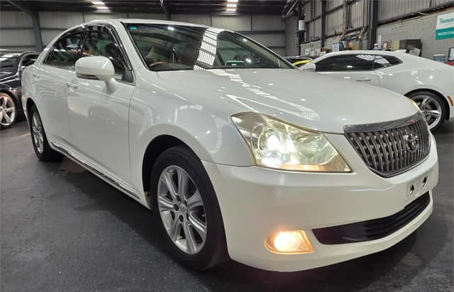 2011 Toyota Majesta JDM car for sale — photo 4 of 20
