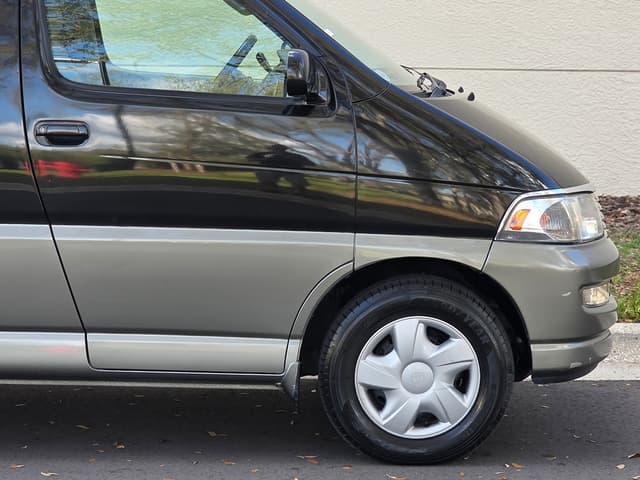 1998 Toyota HiAce JDM car for sale — photo 15 of 22