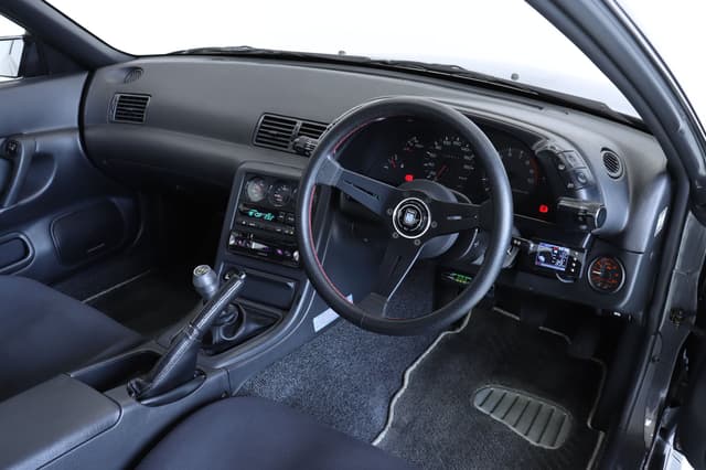 1991 Nissan Skyline JDM car for sale — photo 8 of 25