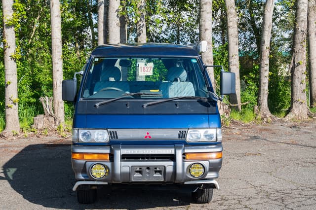 1999 Mitsubishi Delica JDM car for sale — photo 2 of 15