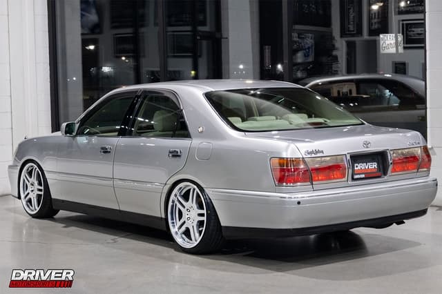 2000 Toyota Crown JDM car for sale — photo 2 of 25