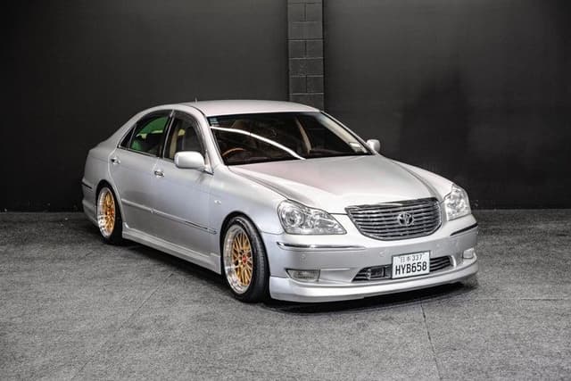 2006 Toyota Majesta JDM car for sale — photo 6 of 18