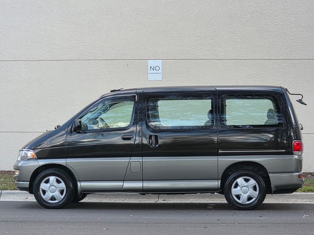 1998 Toyota HiAce JDM car for sale — photo 19 of 22