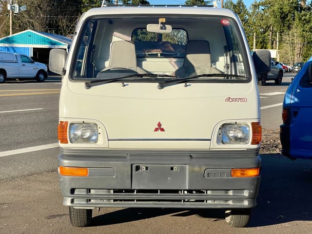 1995 Mitsubishi Minicab JDM car for sale — photo 2 of 25