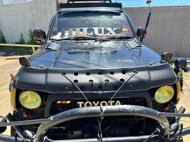 1996 Toyota Hilux JDM car for sale — photo 8 of 17