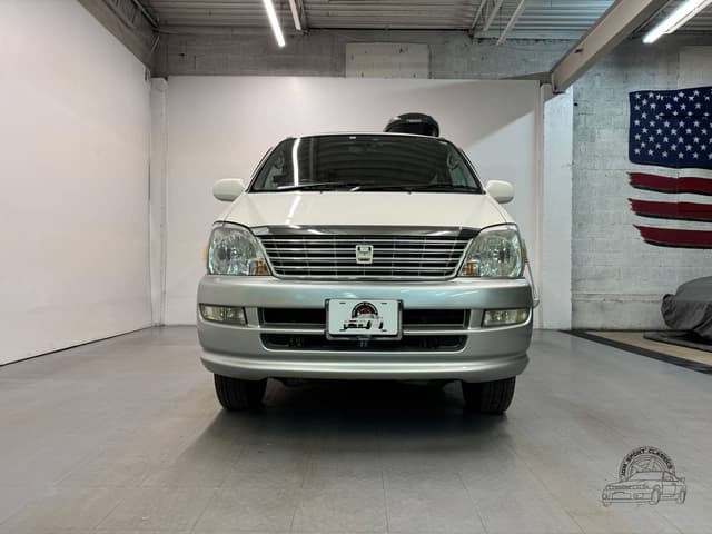 1999 Toyota Regius JDM car for sale — photo 6 of 25