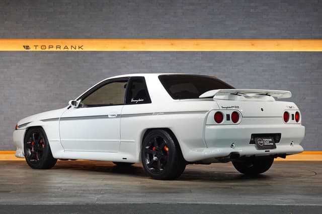 1990 Nissan Skyline JDM car for sale — photo 4 of 25