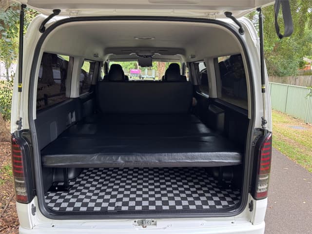 2010 Toyota HiAce JDM car for sale — photo 22 of 23