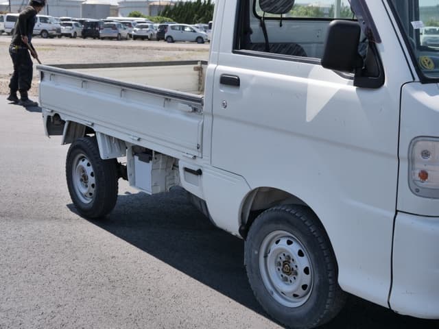 2001 Daihatsu Hijet JDM car for sale — photo 10 of 25