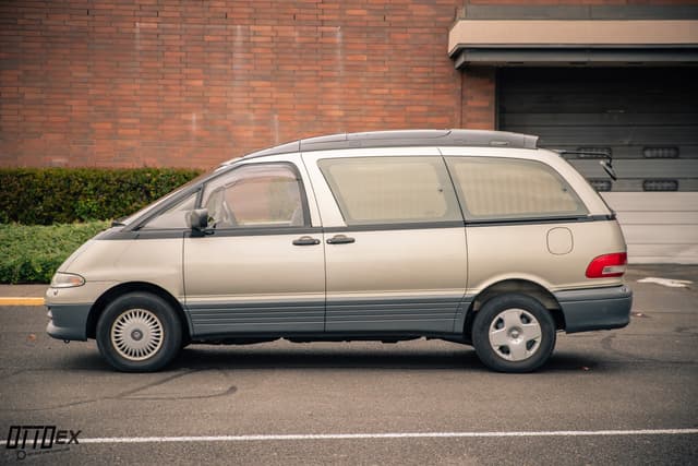 1995 Toyota Estima JDM car for sale — photo 6 of 25