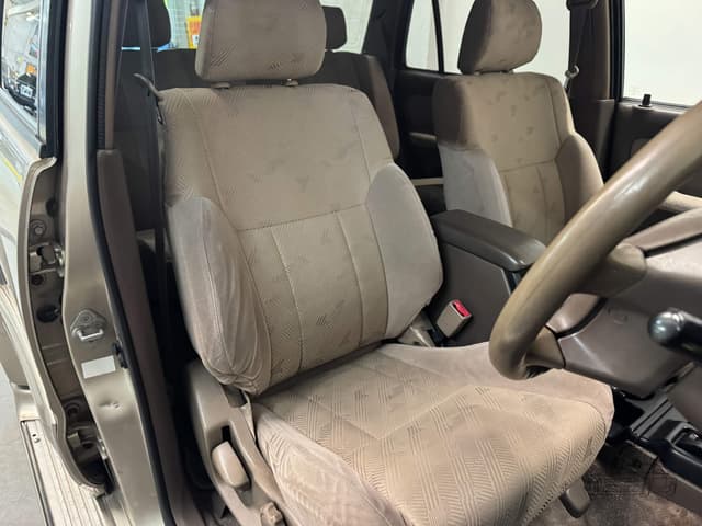 2000 Toyota Hilux Surf JDM car for sale — photo 25 of 25