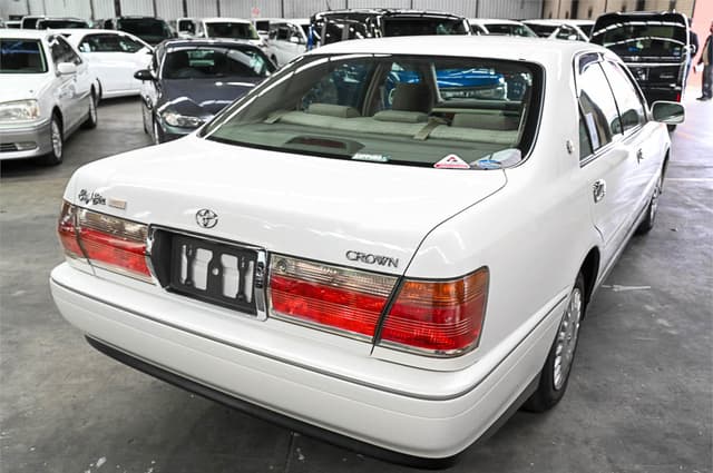 2000 Toyota Crown JDM car for sale — photo 8 of 20
